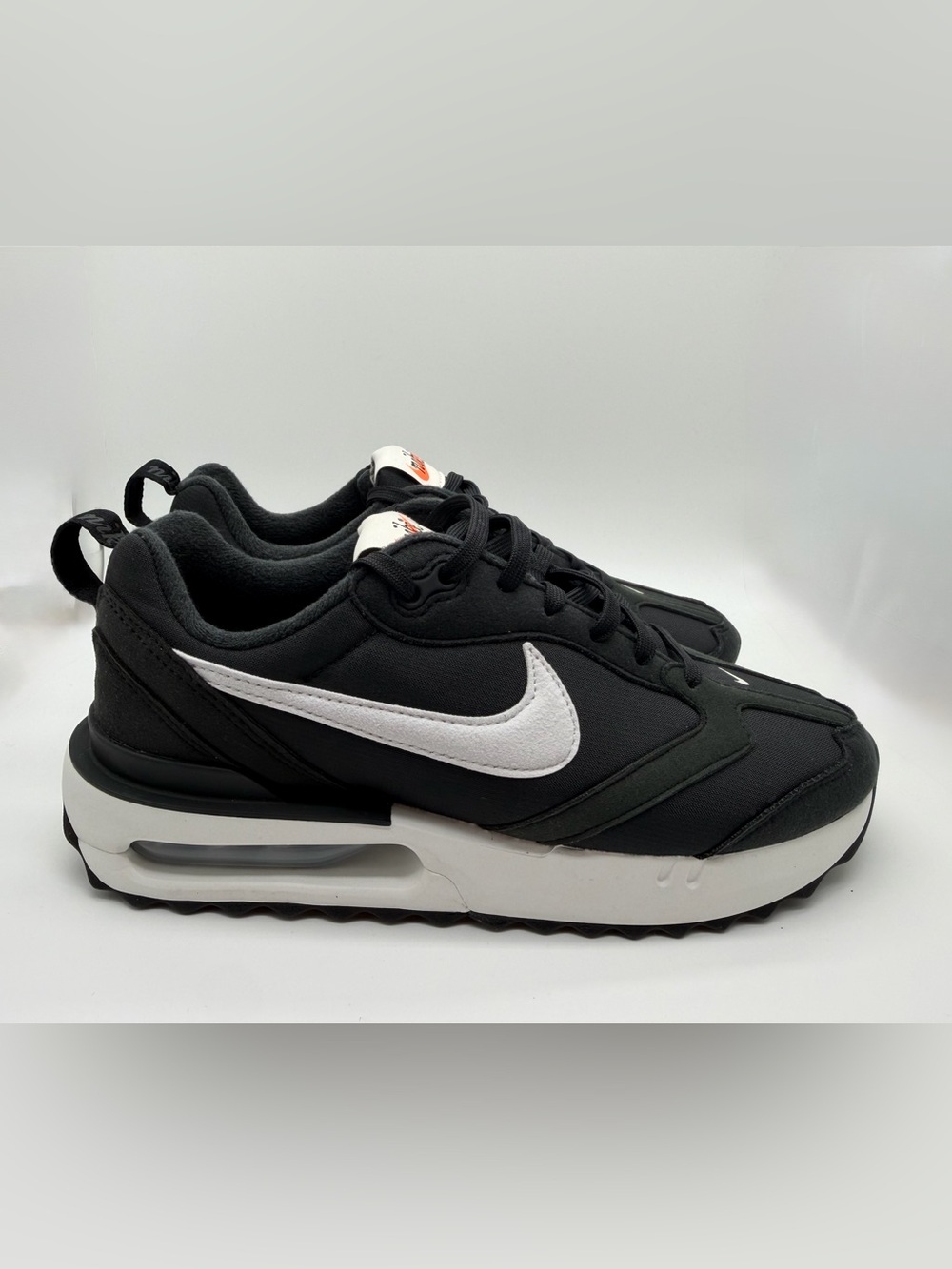 Nike WMNS AIR MAX DAWN  Black/Summit White Air Cushion Running Sneakers